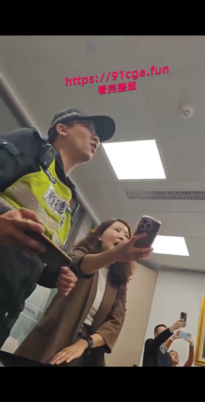 大成佛山律所黄晓蕾“陪睡”视频曝光：美女秘书靠逼上位当高管，引发公司内斗