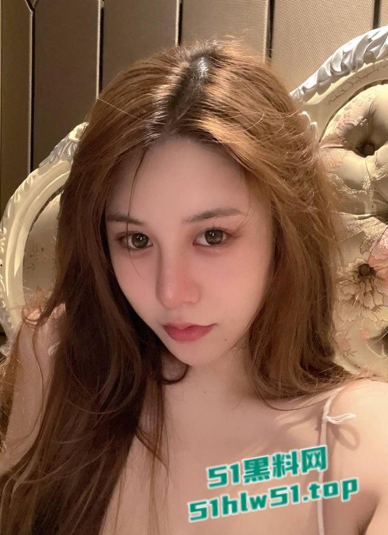 辽宁丹东极品御姐【李世黎】社交账号【苹果汁】娇嫩肌肤美乳浑圆，假屌猛插骚穴画面骚气逼人！