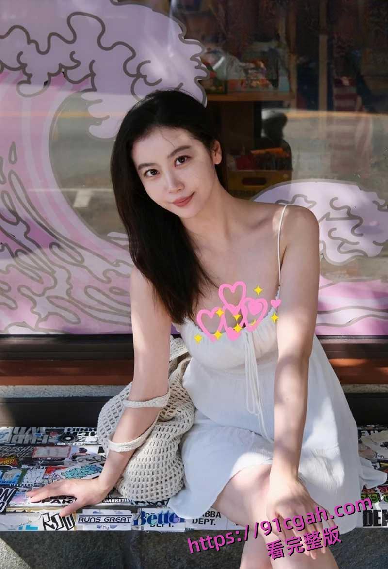 天津男子查看妻子行车记录仪 竟意外发现老婆与孩子老师出轨约炮 车内各种激吻调情