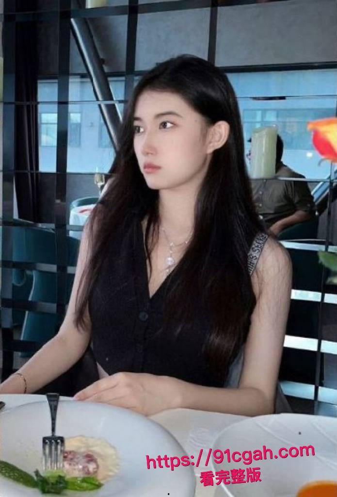 浙江台州26岁人妻马彦静订婚后饥渴难耐与前男友偷腥出轨  穿着性感母狗套装被后入爆操 淫穴被玩弄的直接潮喷