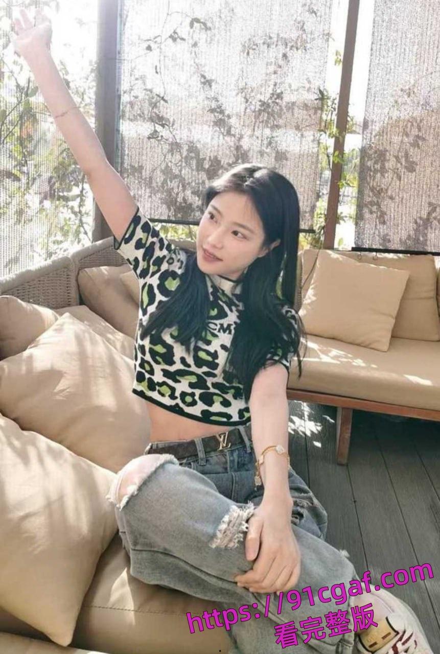 西安音乐学院艺术系学生妹宋昕宸汉服cos武媚娘服侍主人 让你感受帝王般的视觉冲击！