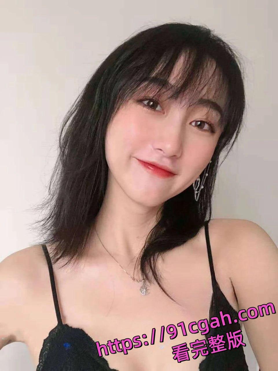 北京航空学院大四实习空姐杨萌被机长潜规则视频泄密