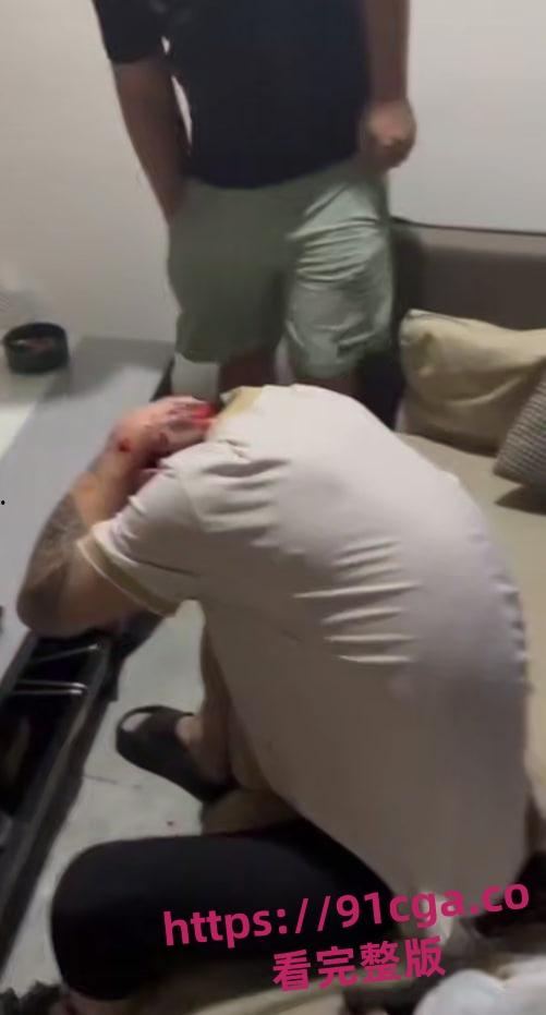 中国绑匪在菲律宾内讧 上演血腥狗咬狗 头破血流枪口相向