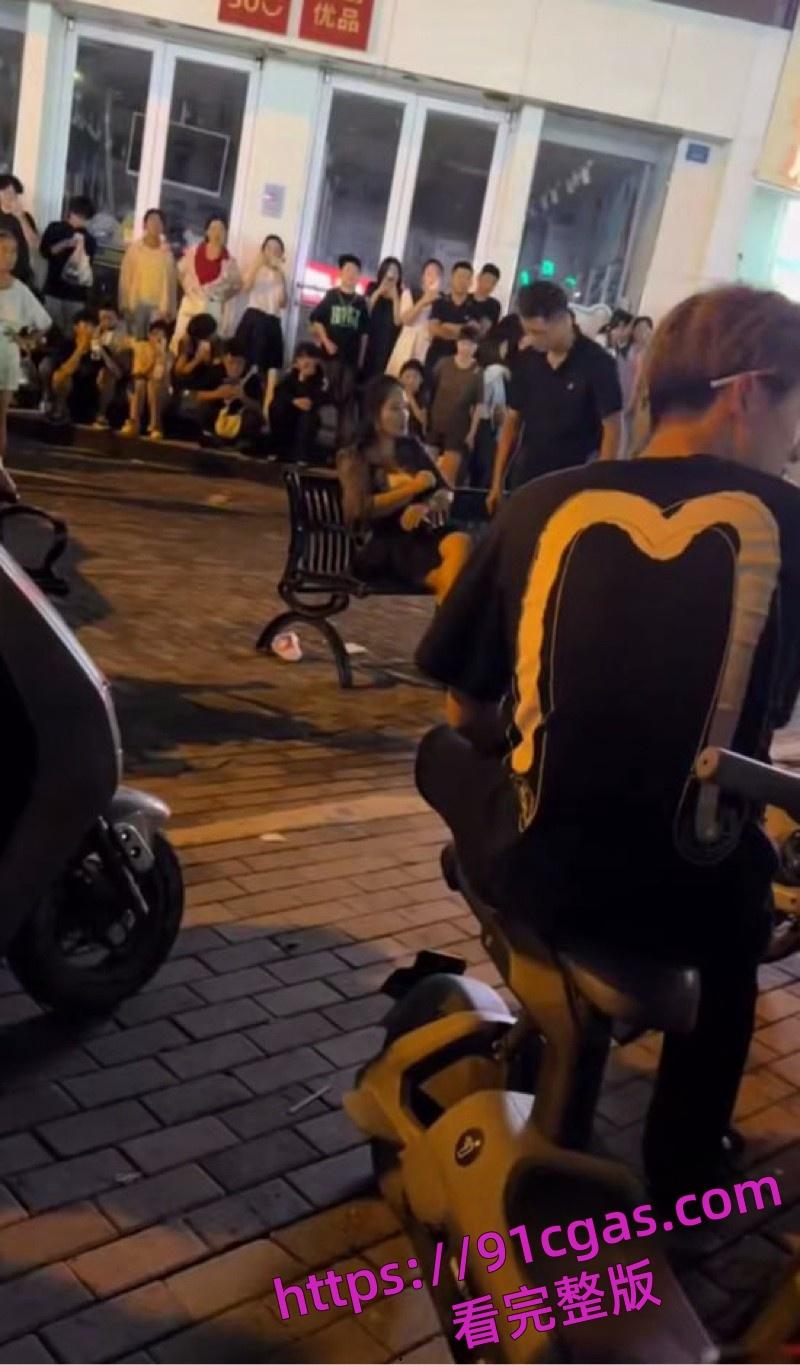 安徽阜阳太和文庙抓小三惊爆情人节 性感人妻偷情被捉 黑丝骚穴被情人猛干