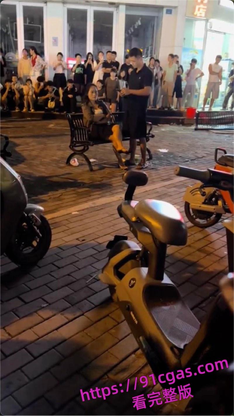 安徽阜阳太和文庙抓小三惊爆情人节 性感人妻偷情被捉 黑丝骚穴被情人猛干-5