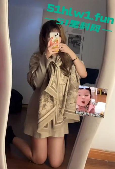 福建莆田骚货【郑烨烨】快手网红【吐泡泡】群里疯传她被操自拍视频，一边叼烟一边求操，骚话连篇堪称精神小妹本妹！-13