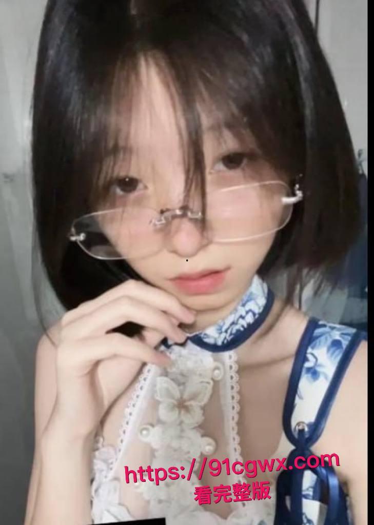 抖音50万粉丝网红铃黑料首曝光！健身教练带去男厕露脸口交后入，清纯嫩妹形象彻底崩塌！