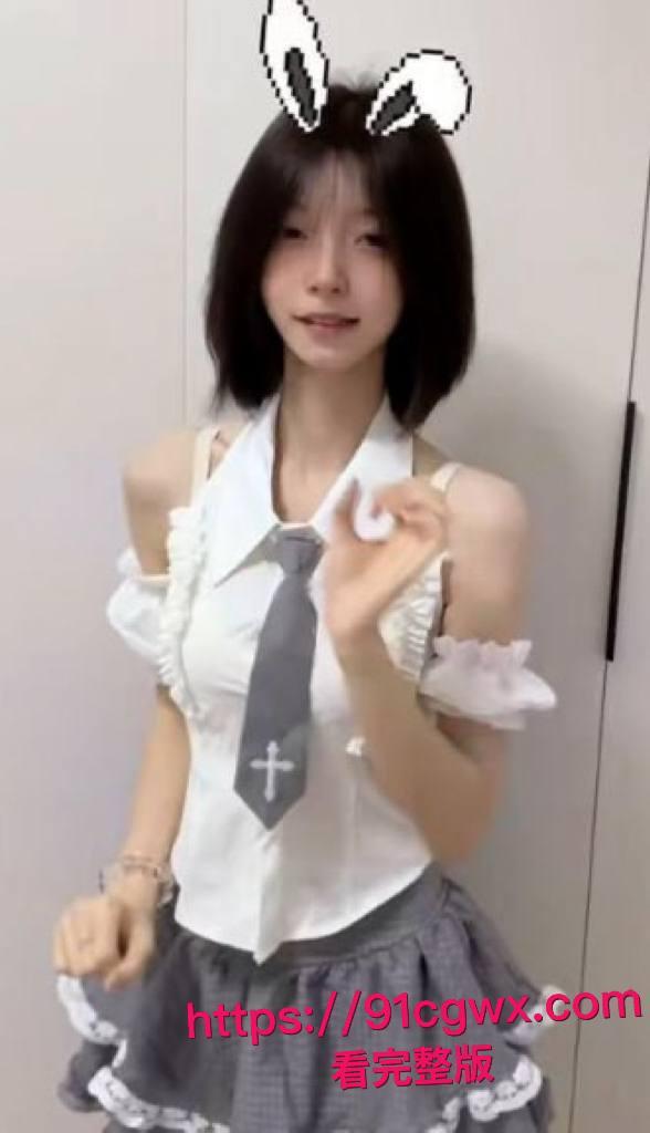 抖音50万粉丝网红铃黑料首曝光！健身教练带去男厕露脸口交后入，清纯嫩妹形象彻底崩塌！