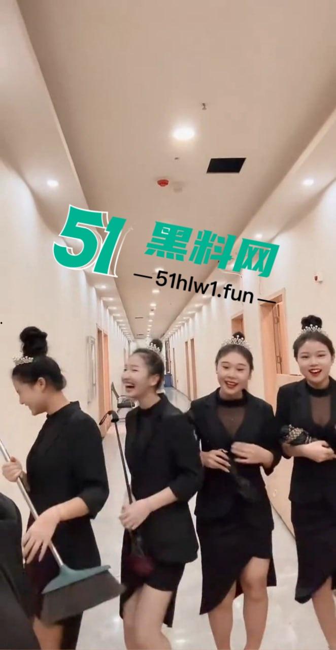 缅甸夜市成了小姐姐秀场，白天工装逛逛大街 晚上穿吊带撩遍全场！