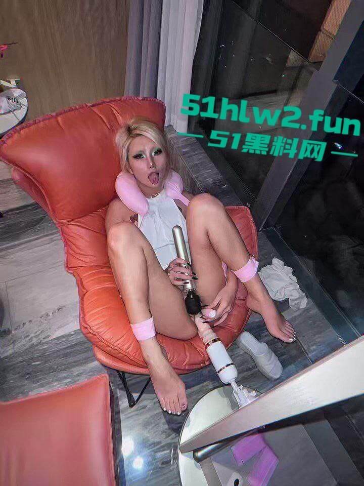 成都刺青母狗【HighSchoolGirls】身材超性感辣妹。巨乳肥臀身材火辣自慰做爱私拍流出。-4