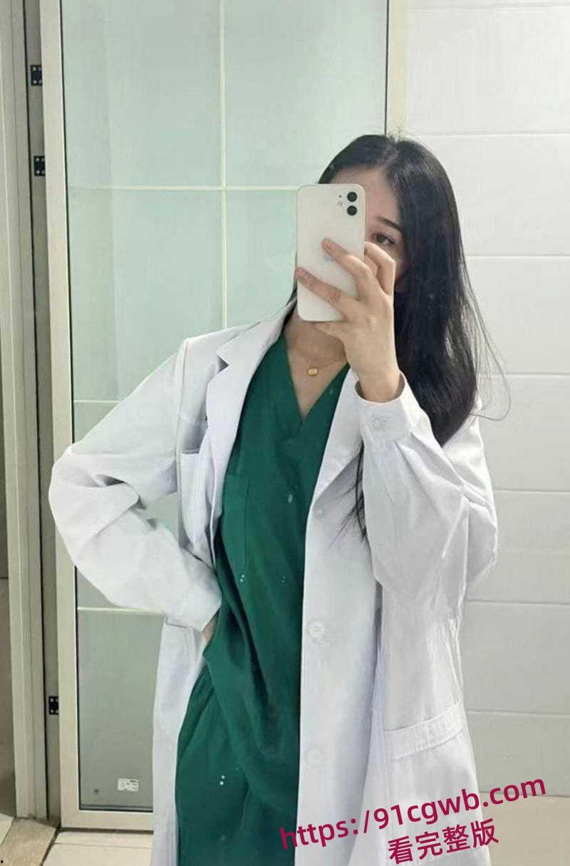 前有兰州老街情侣野战后有兰州ktv话筒姐 KTV内被老板用话筒狂捅嫩逼 全网疯求