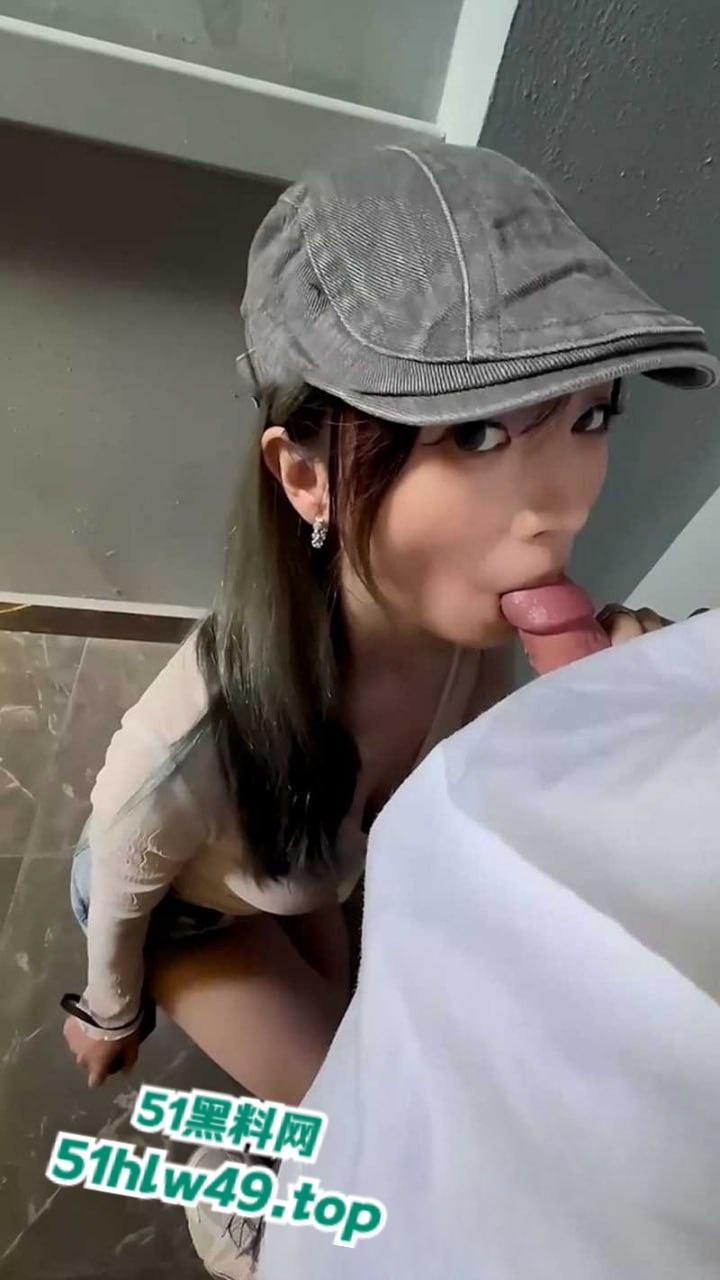 浙江大学【李熙怡】清纯巨乳眼镜妹，表面文静学霸私下却是性瘾狂魔 被男友调教成榨精母狗。