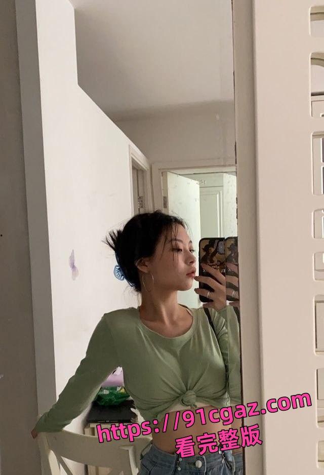 内地学生陈意涵香港滥交，无套内射猛操淫叫，翘臀后入手铐调教