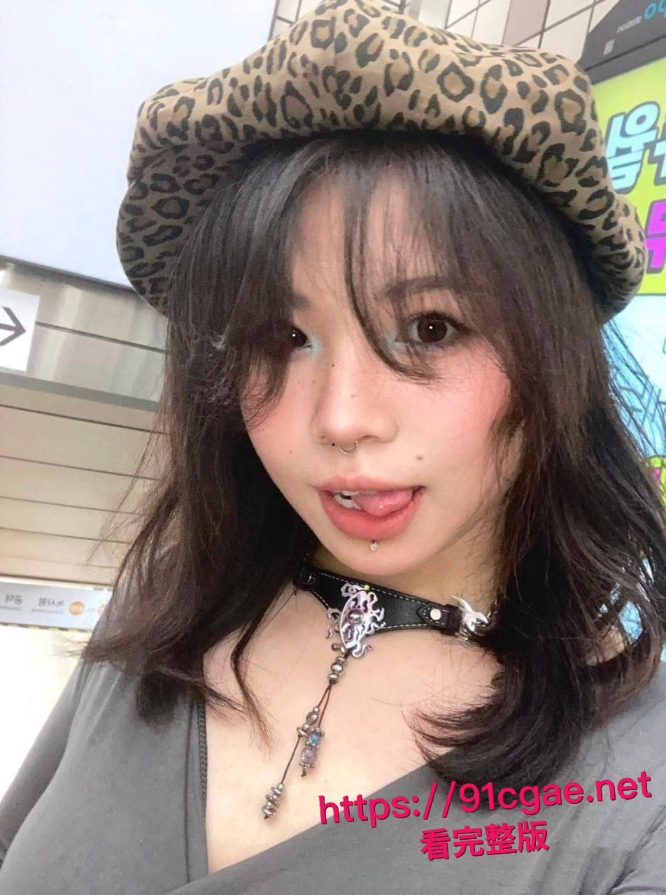 河南新乡中学清纯女老师COS兔女郎变身母狗 前男友泄愤全网甩出深喉骑乘榨精私密录像 让人一看就停不下来-14