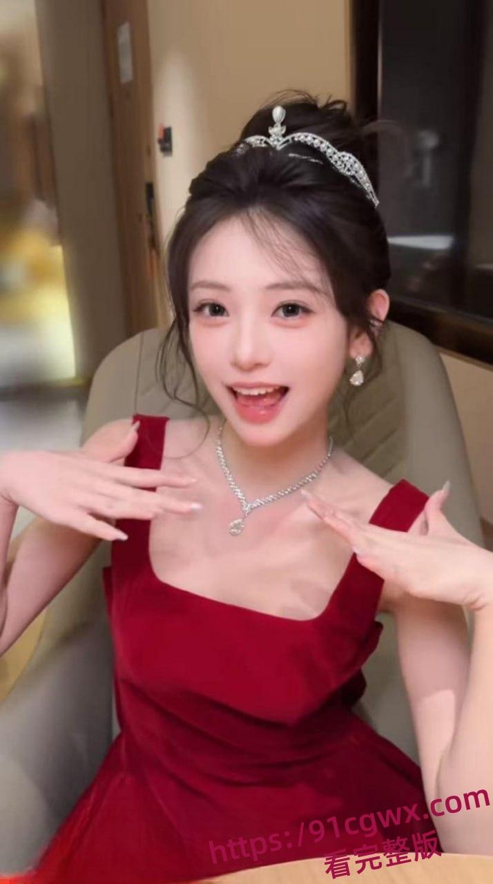 抖音570万粉网红我不叫龙虾王者荣耀10周年庆cos嫦娥 行为不雅玩反差引发热议 被网友扒出定制自慰视频