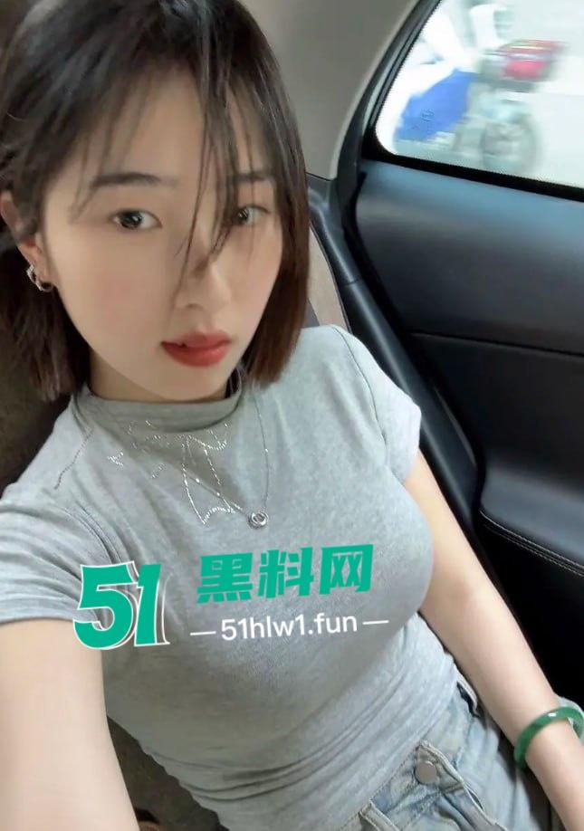 抖音短发【恶毒小姨】直播走光，忘关摄像头换衣全过程曝光，封号后又重新开播，居然还是这套路！-8