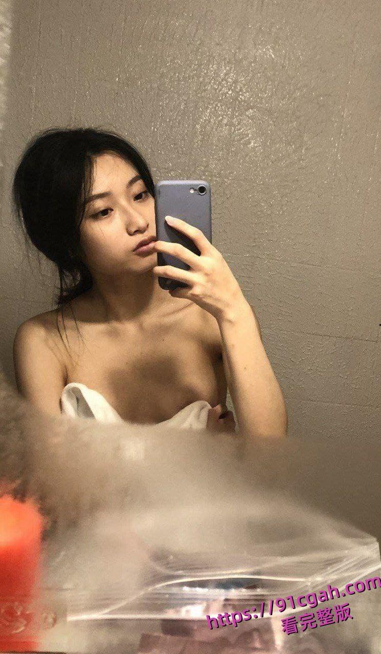 山东青岛大学校花在恋爱四年间，瞒着男友在校外兼职下海拍片