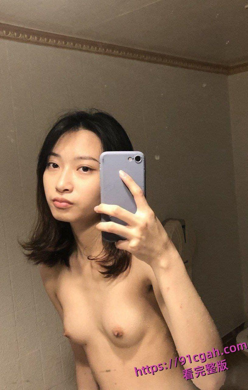 山东青岛大学校花在恋爱四年间，瞒着男友在校外兼职下海拍片