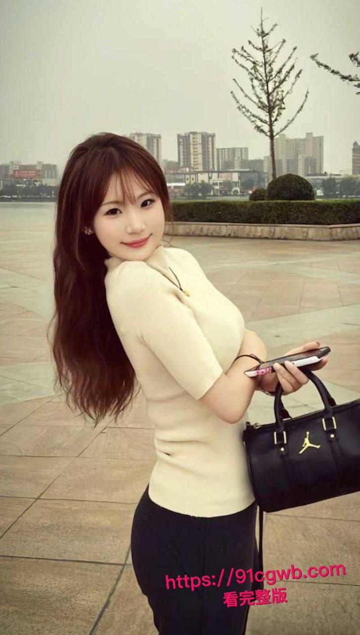 上海名校大四生李佳怡！为了五万块参加金主别墅的群P，三根滚烫鸡巴轮番口爆骚穴菊花双插，饥渴母狗浪叫扭腰迎合成沉沦肉便器