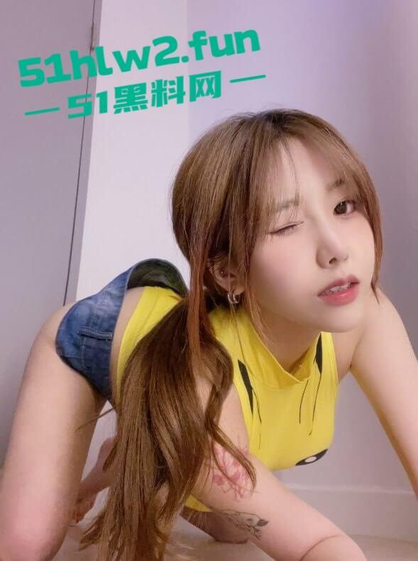 韩国福利姬女神【楚楚chuchu】完美身材大奶学生妹，清纯可爱的颜值下御姐身材超性感，水晶道具自慰福利。