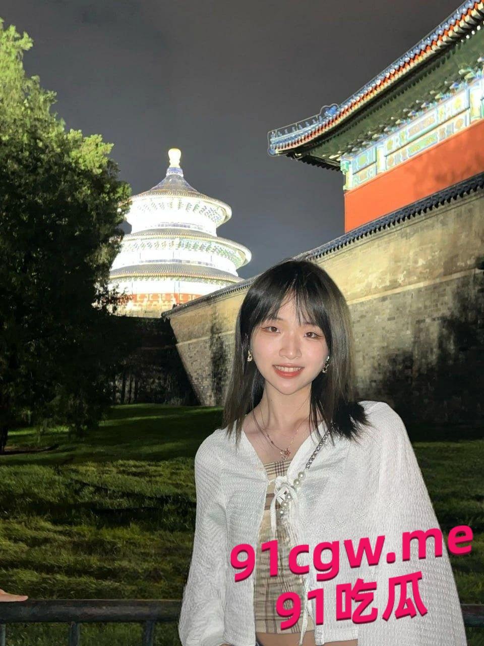 河北艺术职业学院李丽萍清纯反差婊,学生妹深夜约炮引爆吃瓜热潮!-5