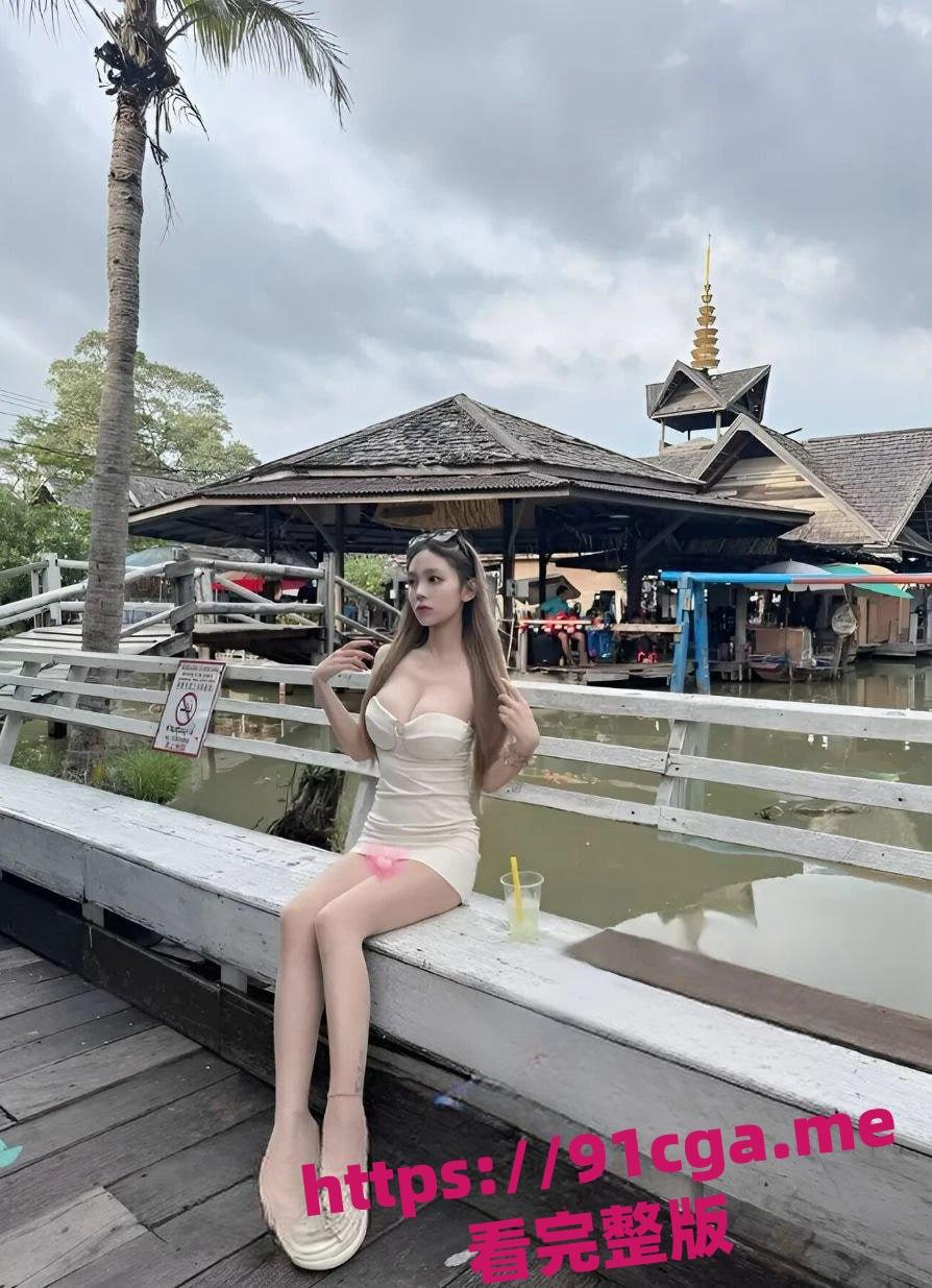 三里屯和黑人约会的集美遭曝光 街拍模特实为外围女 媚黑骚鸡身份揭秘！