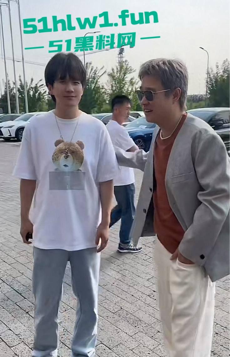 东北名媛【刘馨潞】脚踩三条豪门超跑船,富二代争相当舔狗被玩弄到团团转,原来恋爱脑不分有钱没钱!-25