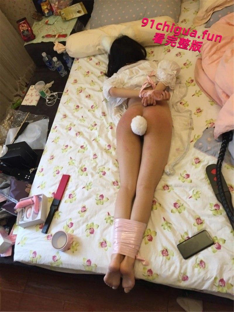 安徽六安皖西学院【邹芳婷】分手后无缝链接疯狂约炮,惨遭前男友报复曝光大量不雅私拍!-5