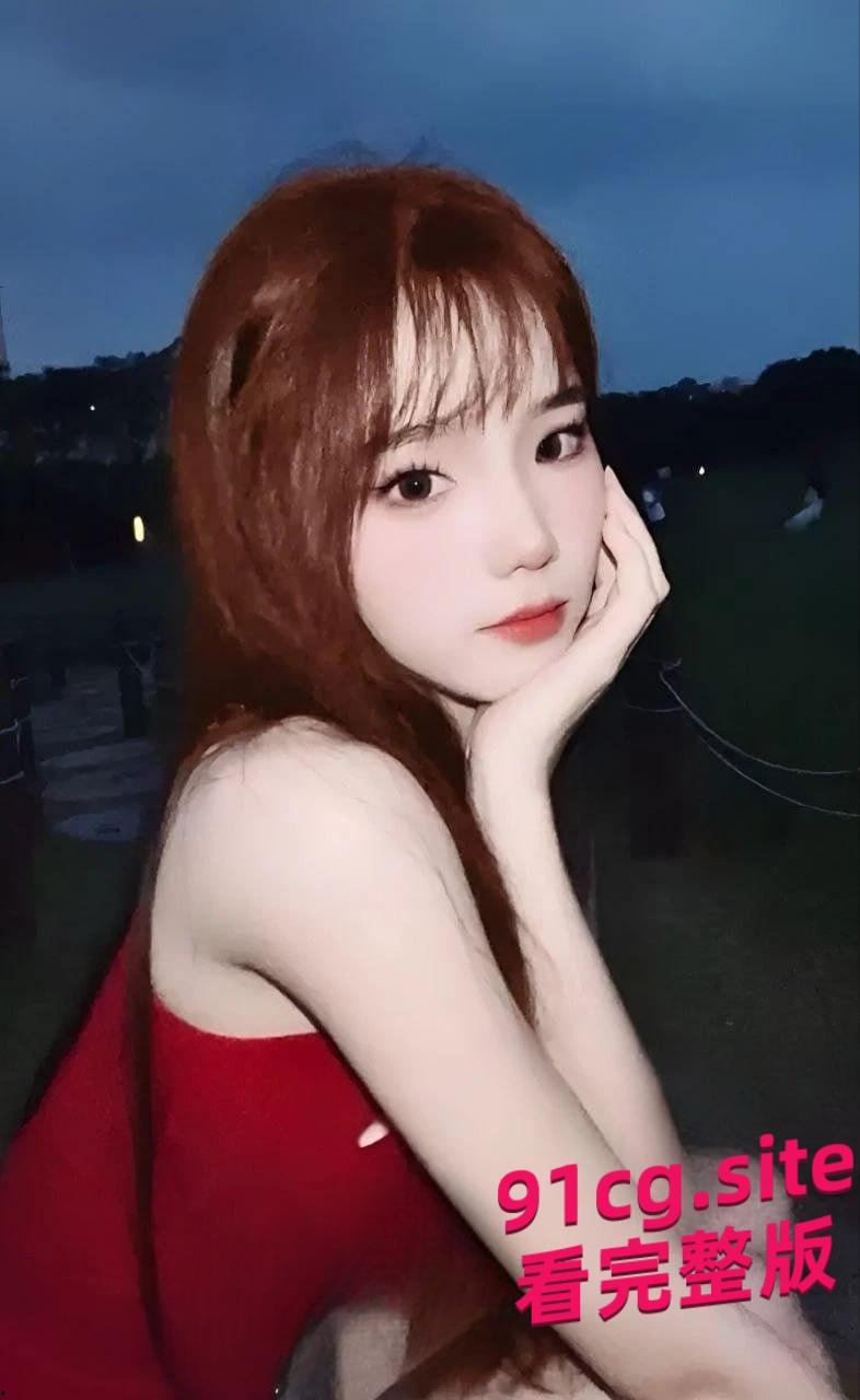 广西民大何钰婷反差骚货被渣男调教，露脸舔屌口活超绝