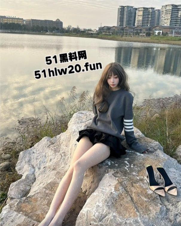 抖音网红【小水不哭】不雅视频流出！她不再是那个清纯可人的小仙女而是化身淫浪母狗！