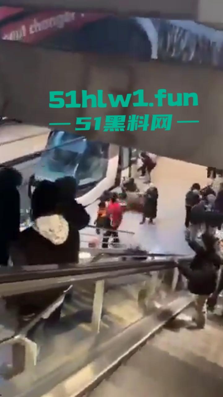 法国特拉斯堡 有轨电车相撞事件 现场烟雾弥漫 受伤人数高达50多人 事故原因已进行调查 目前排除人为因素