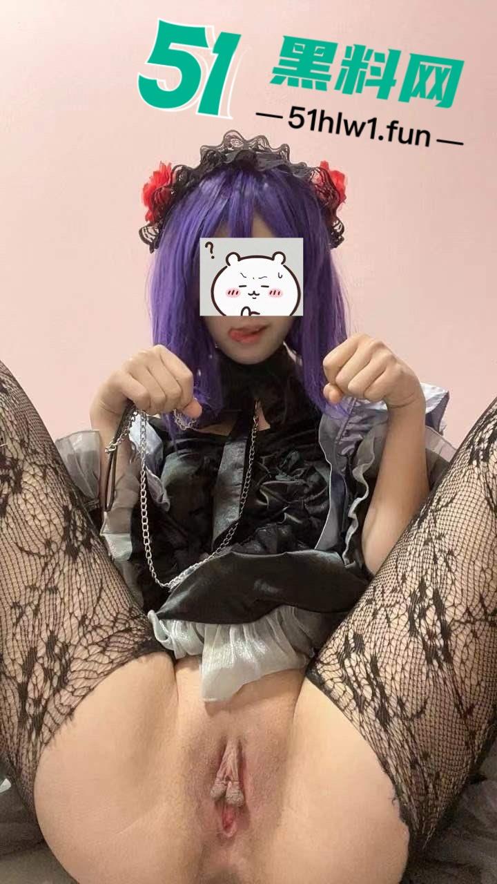 推特y2k少女博主【重生之我在X卖屁眼】首次直播撒尿元气少女对镜撒水，清纯羞涩太反差。-7