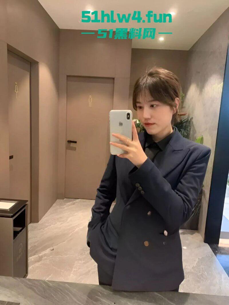 南通金牌售楼小姐【郭智玲】三天卖4套房背后的秘密！看房就发裸照买房就送逼，只要钱到位3P内射任意玩。