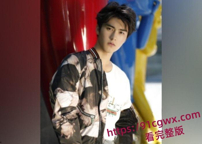 国内男艺人刘奕畅大瓜爆出！酒吧强迫妹子陪酒遭拒绝，轮番殴打遍体鳞伤！粉丝震惊形象崩塌！-9