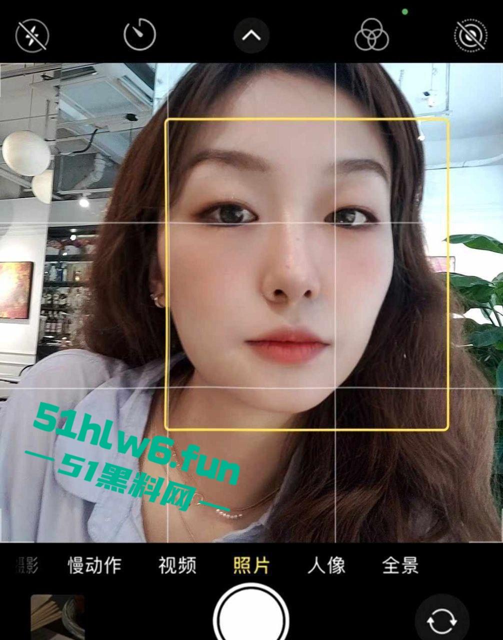 高颜值性感法院实习生，惨遭法院上司拿下潜规则，抓头发后入爆操蜜桃臀 大奶床腿反差至极。