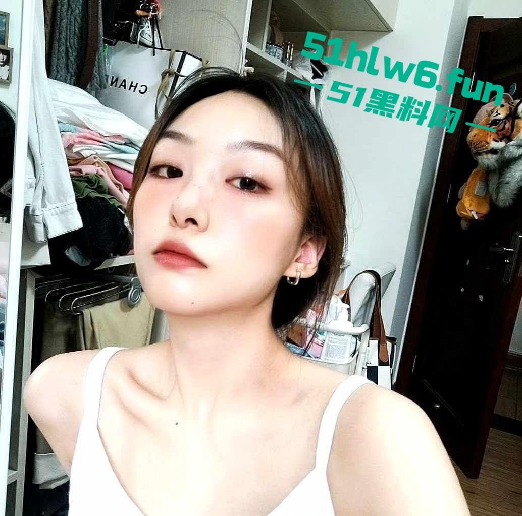 高颜值性感法院实习生，惨遭法院上司拿下潜规则，抓头发后入爆操蜜桃臀 大奶床腿反差至极。-5