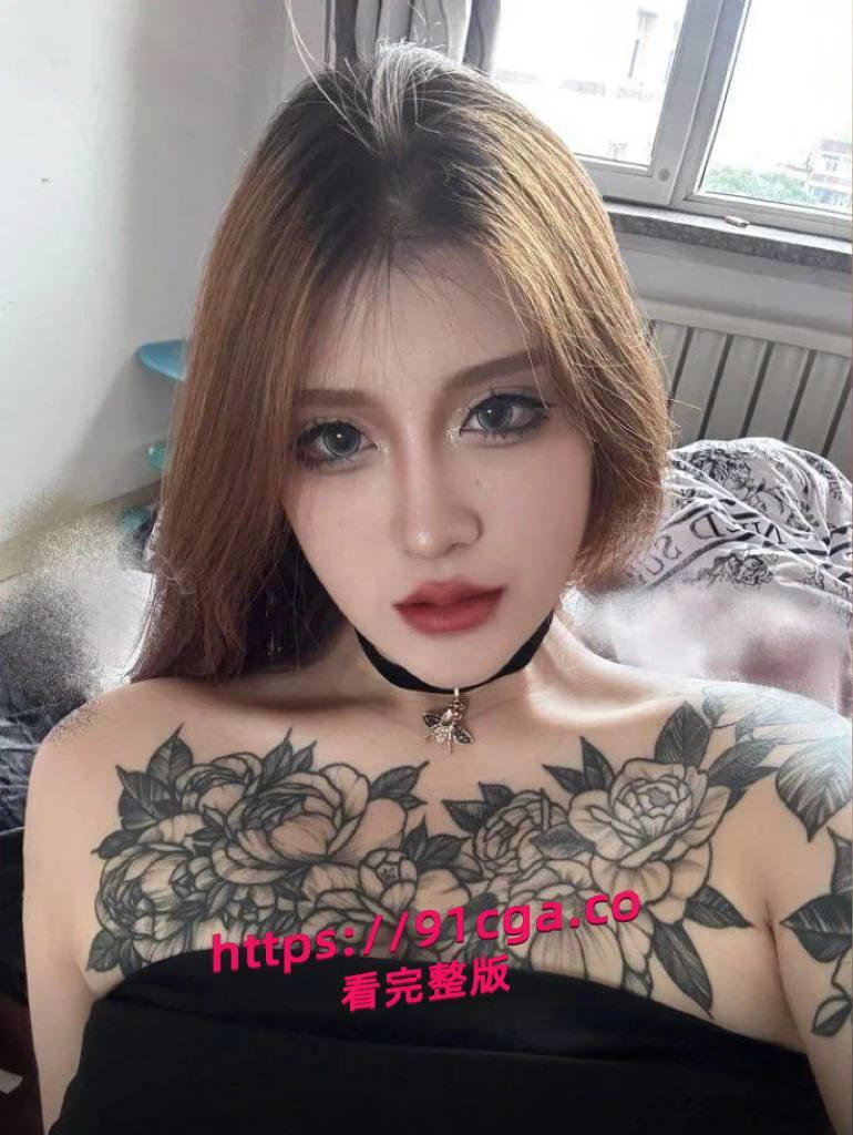 抖音大网红，迷人大野驴身材嘎嘎好全是纹身符文法师，蜜桃肥臀操起来意外的爽