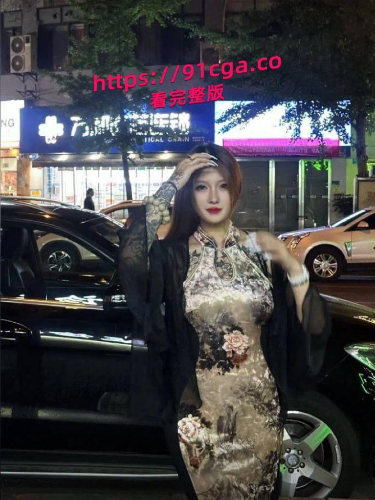 抖音大网红，迷人大野驴身材嘎嘎好全是纹身符文法师，蜜桃肥臀操起来意外的爽