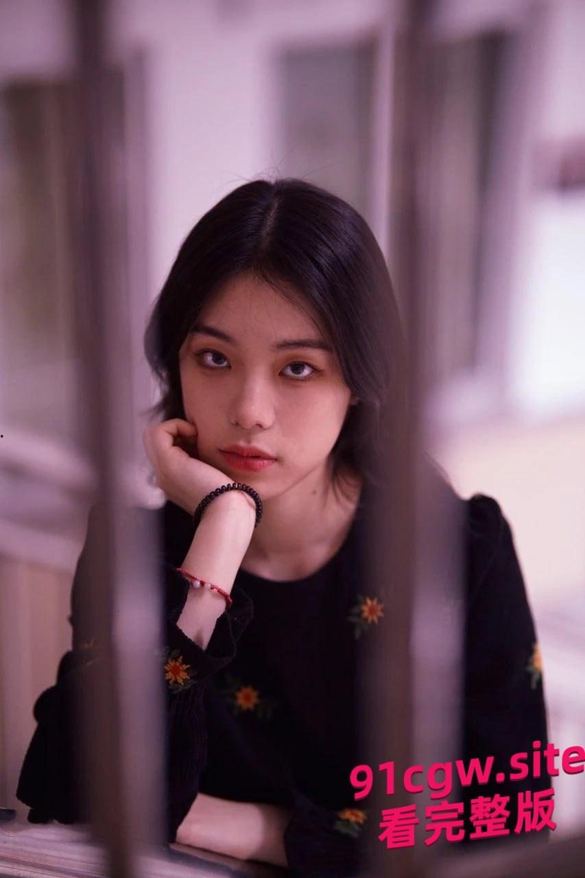 广州美术学院孙韵婷和男友自拍性爱视频泄密