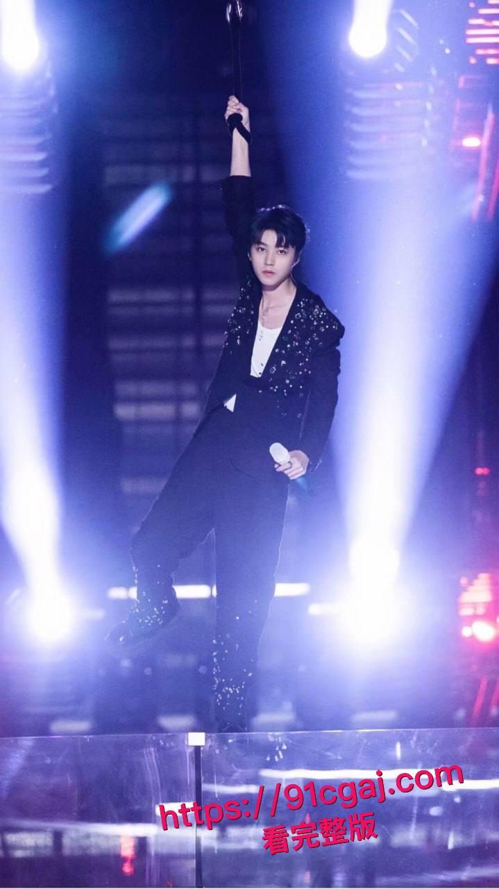 大瓜!王俊凯与经纪人杨柳不雅视频疑流出,七年纠葛藏多少秘密?-8