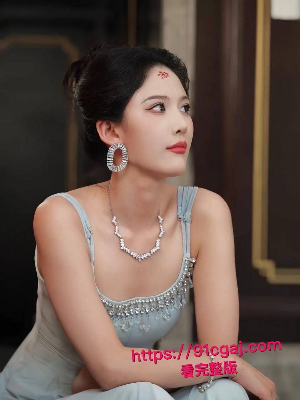 大瓜!王俊凯与经纪人杨柳不雅视频疑流出,七年纠葛藏多少秘密?-14