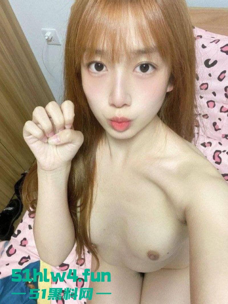 山东大学【袁梦怡】淫荡自拍遭渣男分手曝光，清纯玉女形象却私下抠逼舔鸡太反差。