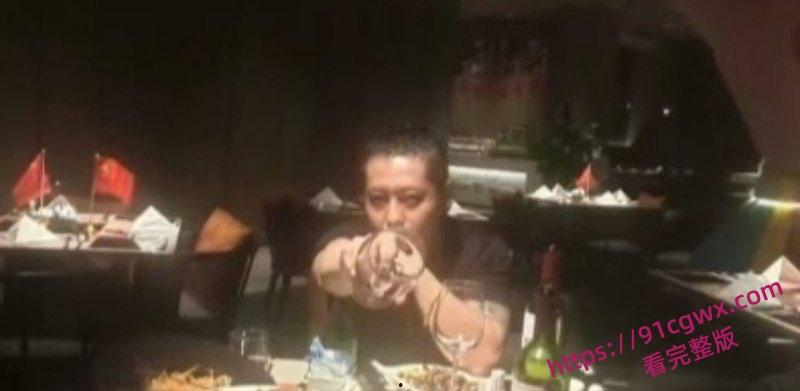 民族歌手乌兰图雅不雅信息曝光 包养团队贝斯手已婚家暴男郝梓杰