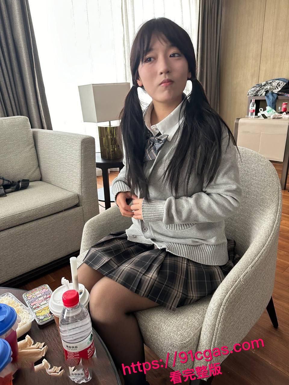 这个就叫做母狗是怎么炼成的吗 哈哈哈为了满足母狗群P