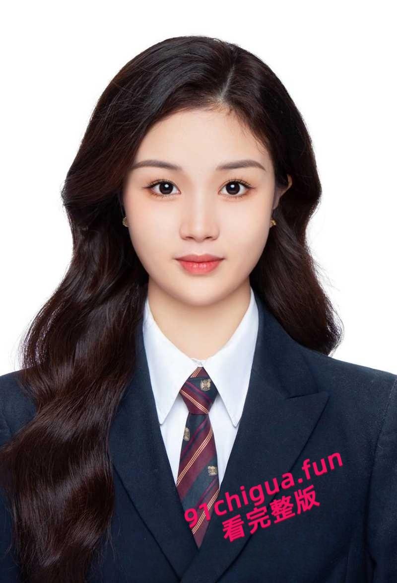 北京城市学院少女【王晗】性爱视频泄露，高颜值学生妹露脸口交，骑乘撸管还被颜射！