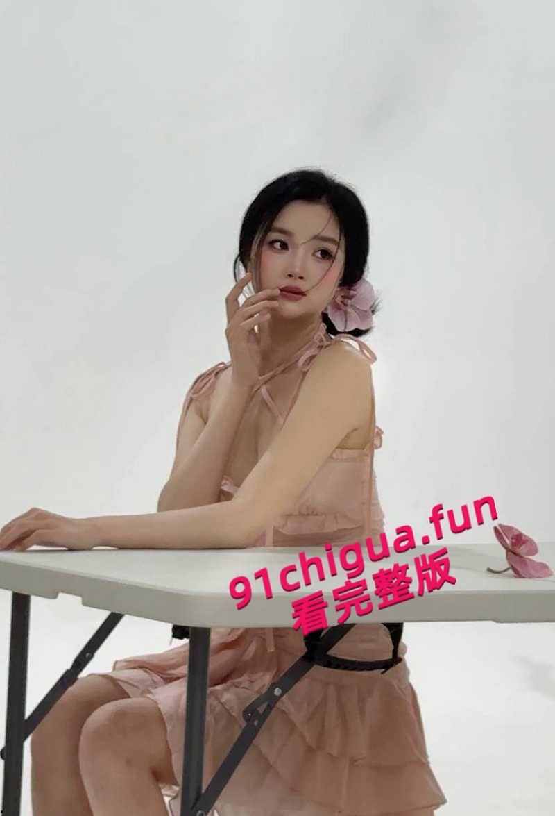 北京城市学院少女【王晗】性爱视频泄露,高颜值学生妹露脸口交,骑乘撸管还被颜射!-8