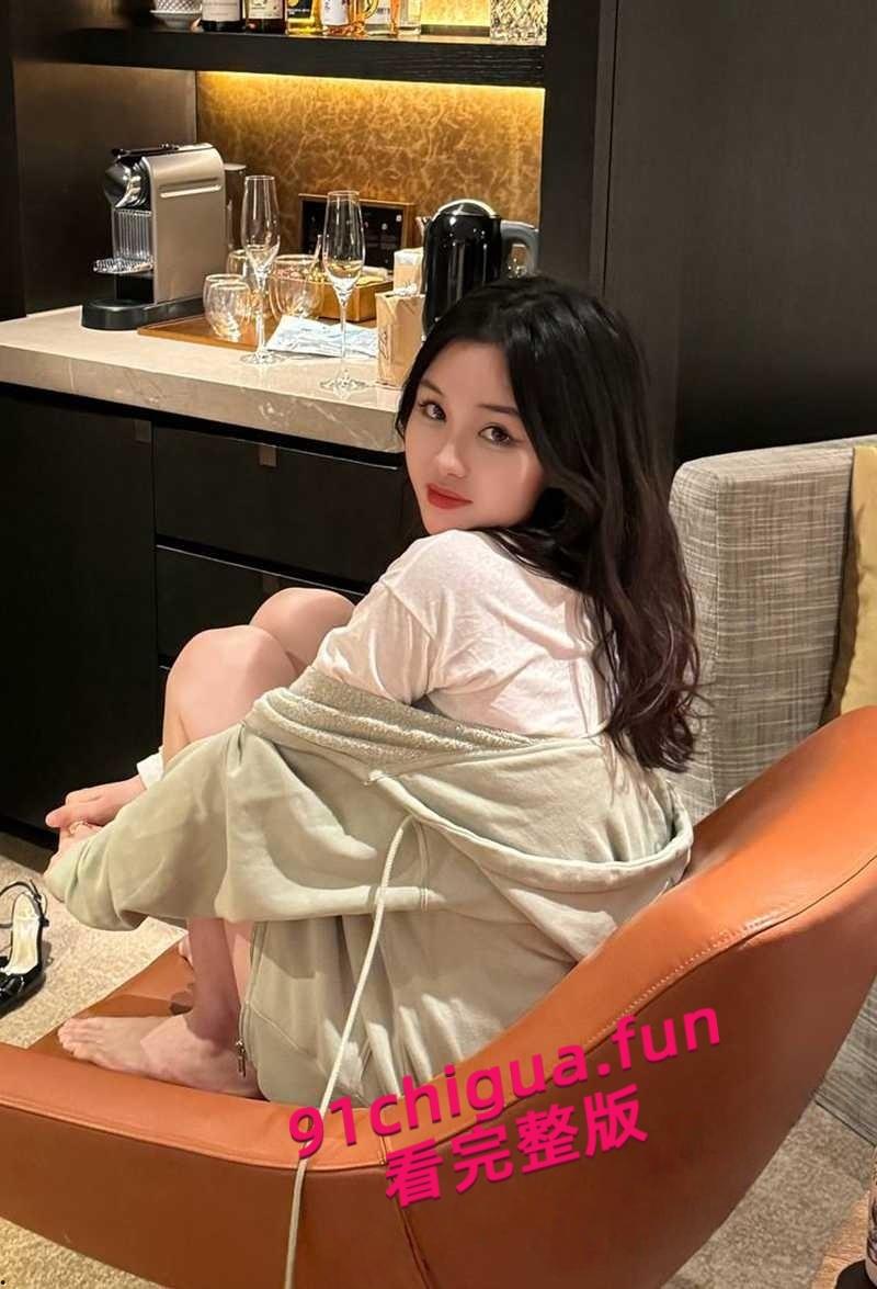 北京城市学院少女【王晗】性爱视频泄露,高颜值学生妹露脸口交,骑乘撸管还被颜射!-10