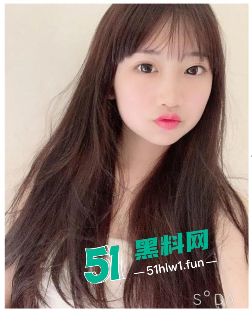 辽宁大学母狗【陈莹】大奶肥臀骚母狗,平时打扮起来还挺耐看的,但骚劲全校第一 出名的校园公交车做爱视频流出。-8