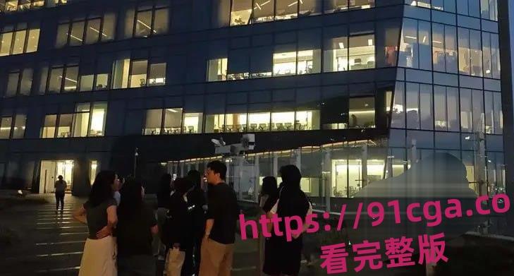 腾讯滨海大厦S3914会议室亲热视频疯传!产品效率组员工张策被曝光!-6