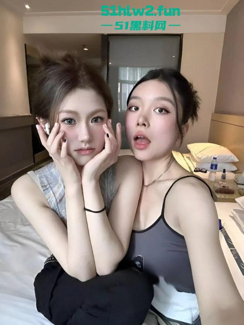 高颜值模特下海给老鸨发私密视频让她来拉皮条，没想到意外流出外表楚楚动人内心却风骚无比！